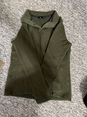 Quilted Olive Long Sleeve Pullover Top - Women's